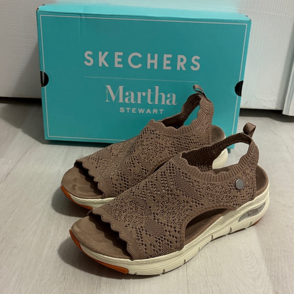 Skechers Martha Stewart Brown Sandals Arch Fit